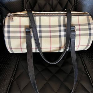 Burberry Papillon Black